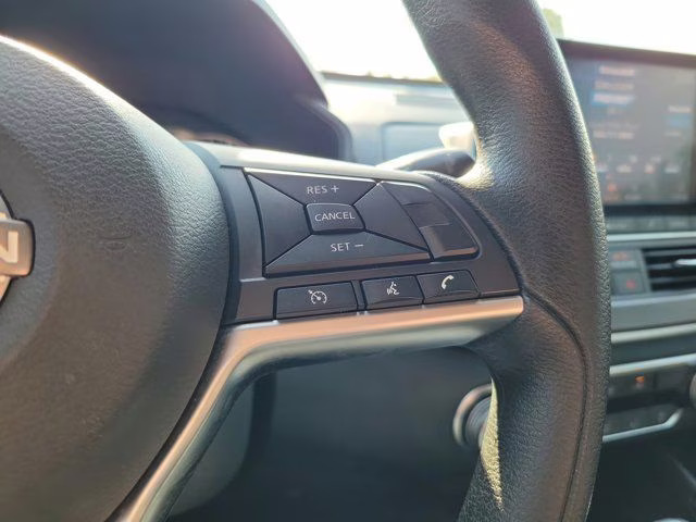 2024 Gun Metallic Nissan Altima 2.5 SV FWD Sedan