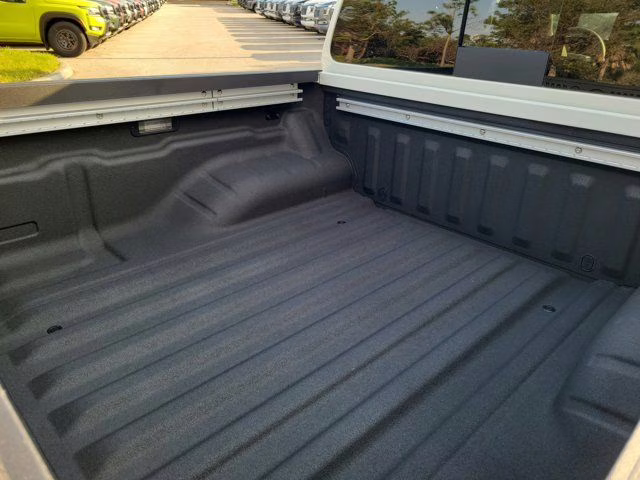 2026 Glacier White Nissan Frontier PRO-4X 4X4 Truck