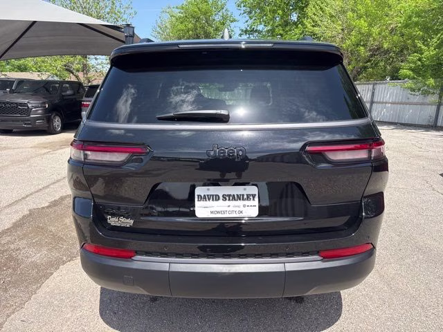 2026 Diamond Black Jeep Grand Cherokee L Altitude 4X4 SUV