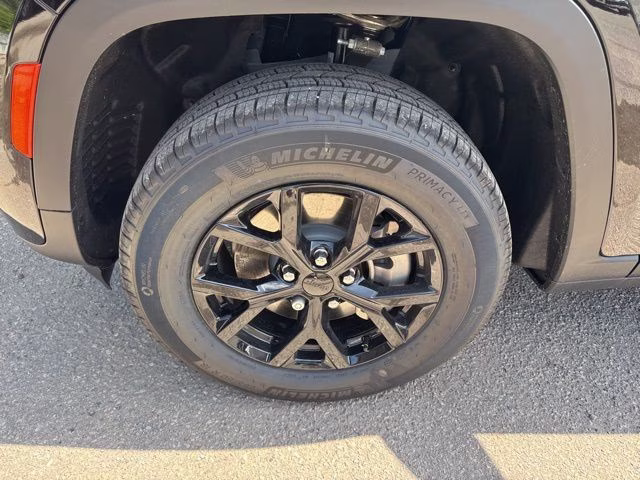 2026 Diamond Black Jeep Grand Cherokee L Altitude 4X4 SUV