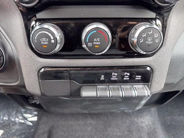 2026 Diamond Black Crystal Pearlcoat Ram 1500 Tradesman RWD Truck