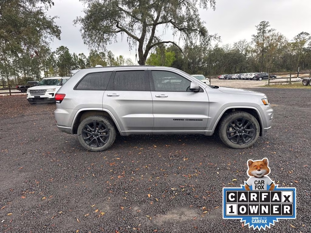 2018 Billet Silver Metallic Clearcoat Jeep Grand Cherokee Altitude 4X4 SUV
