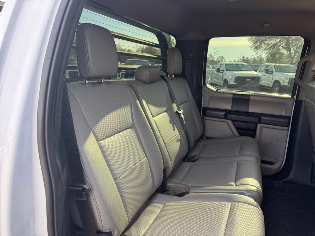 2022 Oxford White Ford Super Duty F-550 DRW XL DRW RWD Chassis