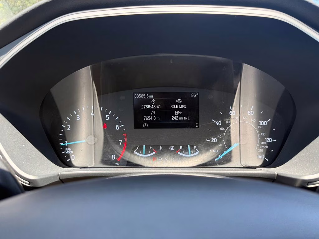 2022 Oxford White Ford Escape S FWD SUV