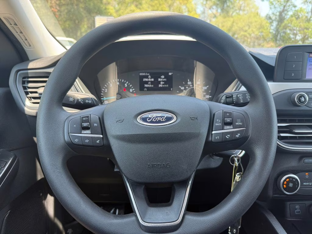 2022 Oxford White Ford Escape S FWD SUV