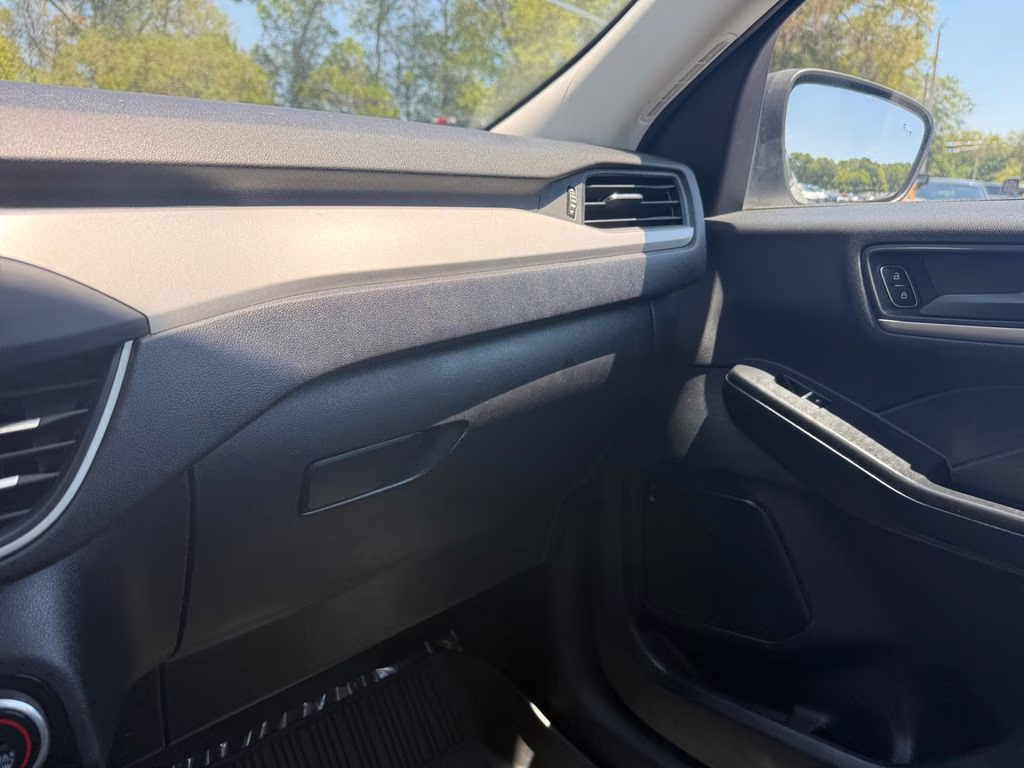 2022 Oxford White Ford Escape S FWD SUV