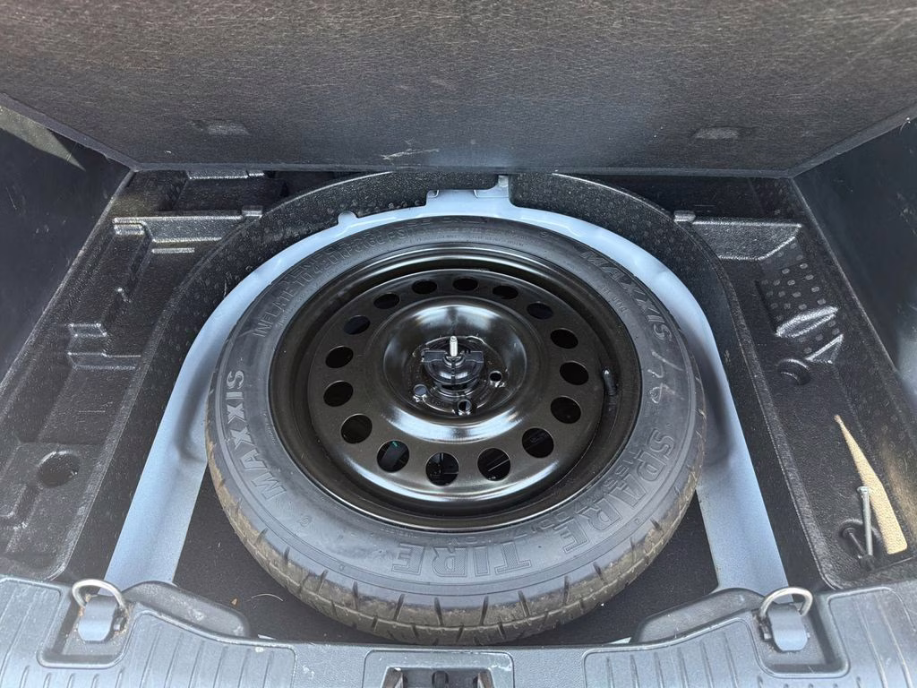 2022 Oxford White Ford Escape S FWD SUV