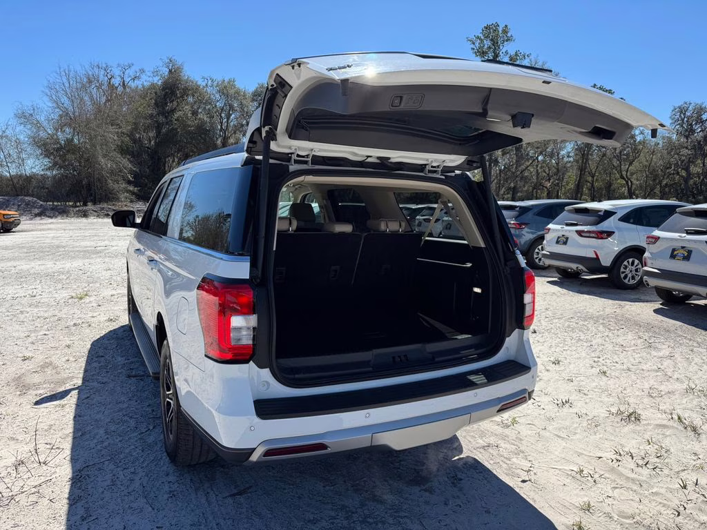 2024 Oxford White Ford Expedition Max XLT RWD SUV