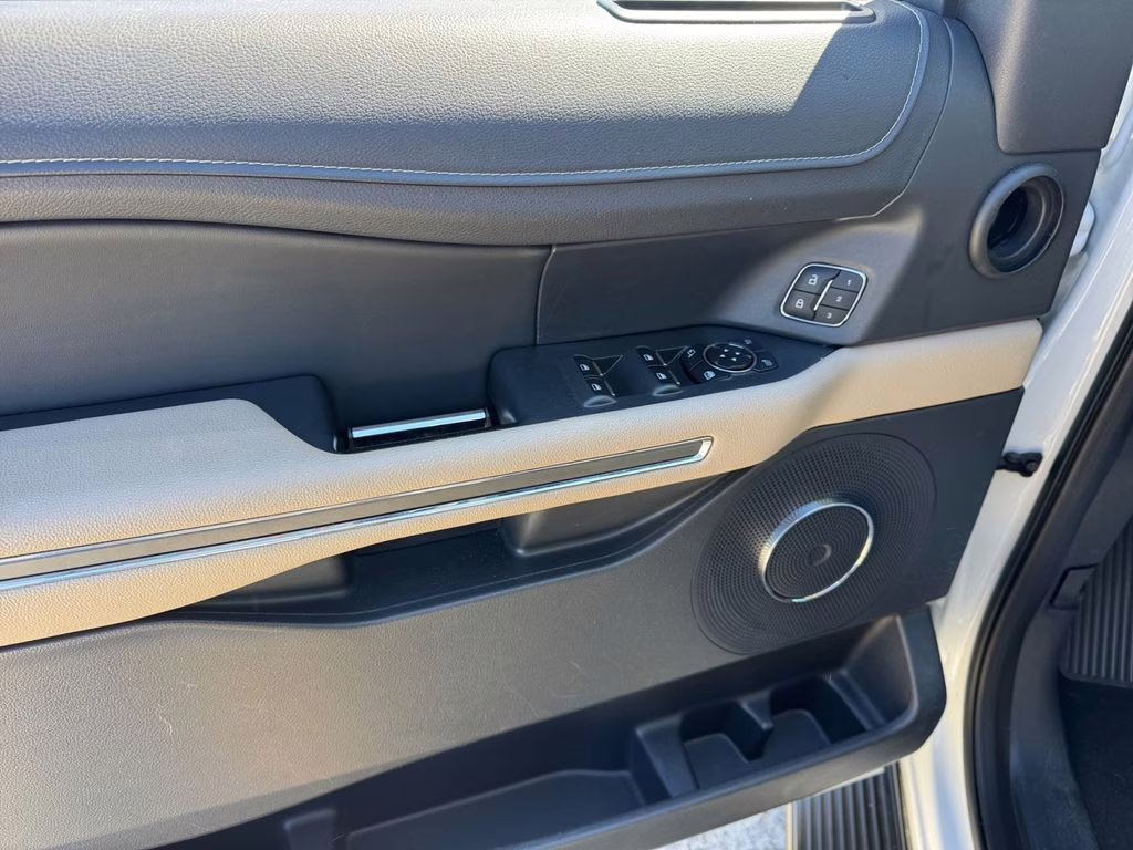 2024 Oxford White Ford Expedition Max XLT RWD SUV