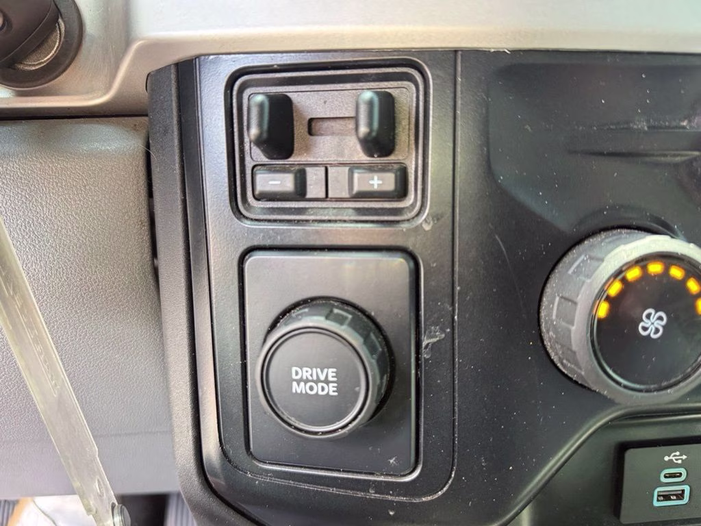 2024 Oxford White Ford Super Duty F-250 SRW XL RWD Truck