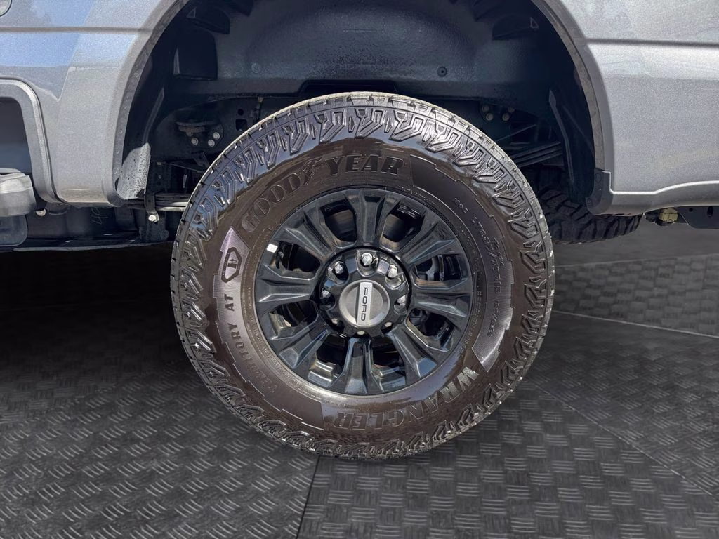 2025 Gray Metallic Ford Super Duty F-350 SRW Platinum HIGH OUTPUT 4X4 Truck