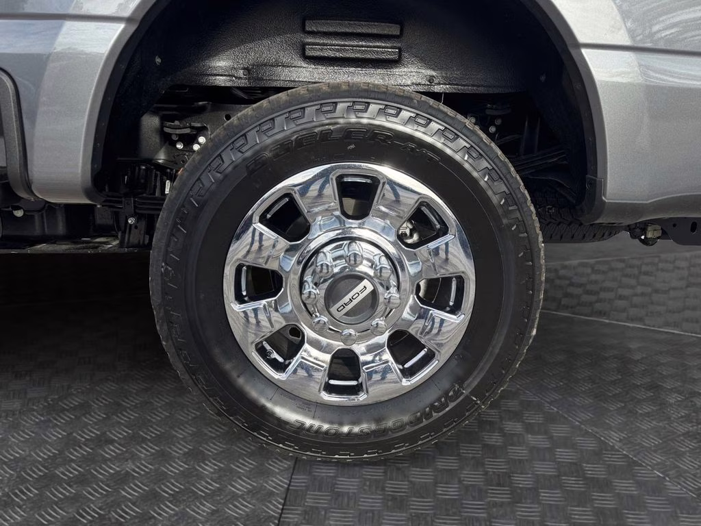 2026 Gray Metallic Ford Super Duty F-350 SRW Lariat 4X4 Truck