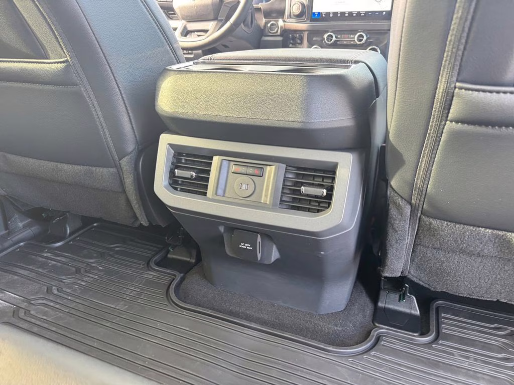 2026 Gray Metallic Ford Super Duty F-350 SRW Lariat 4X4 Truck