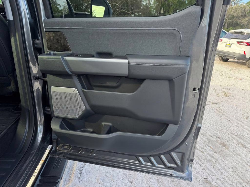 2026 Gray Metallic Ford Super Duty F-350 SRW Lariat 4X4 Truck