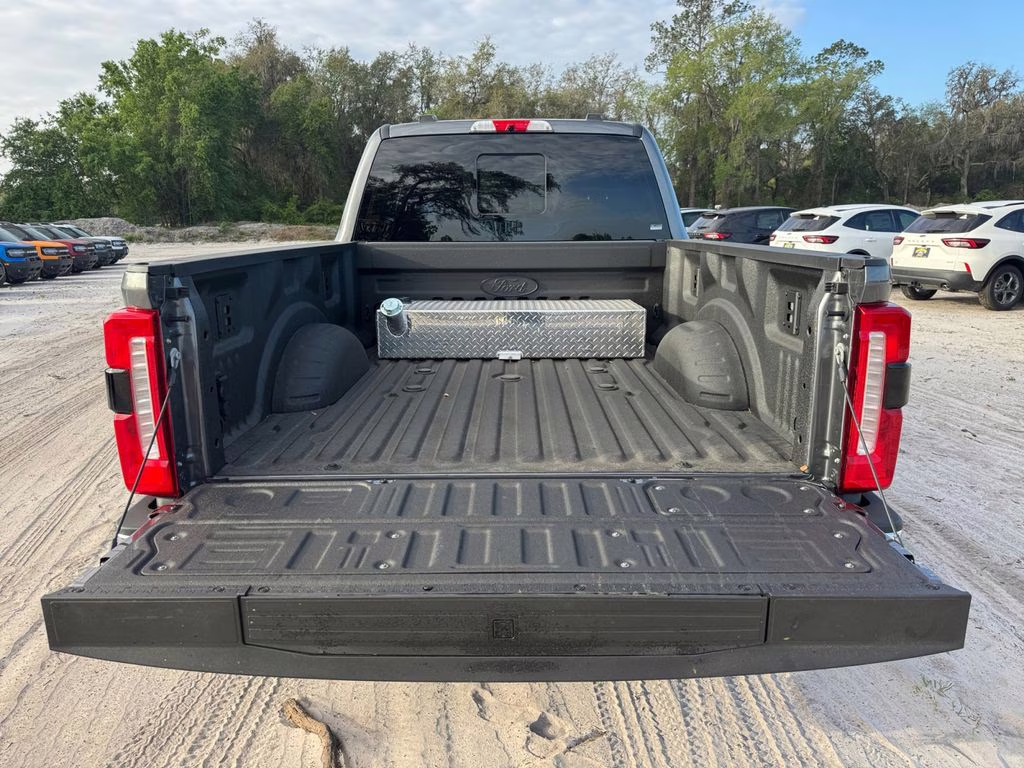 2026 Gray Metallic Ford Super Duty F-350 SRW Lariat 4X4 Truck