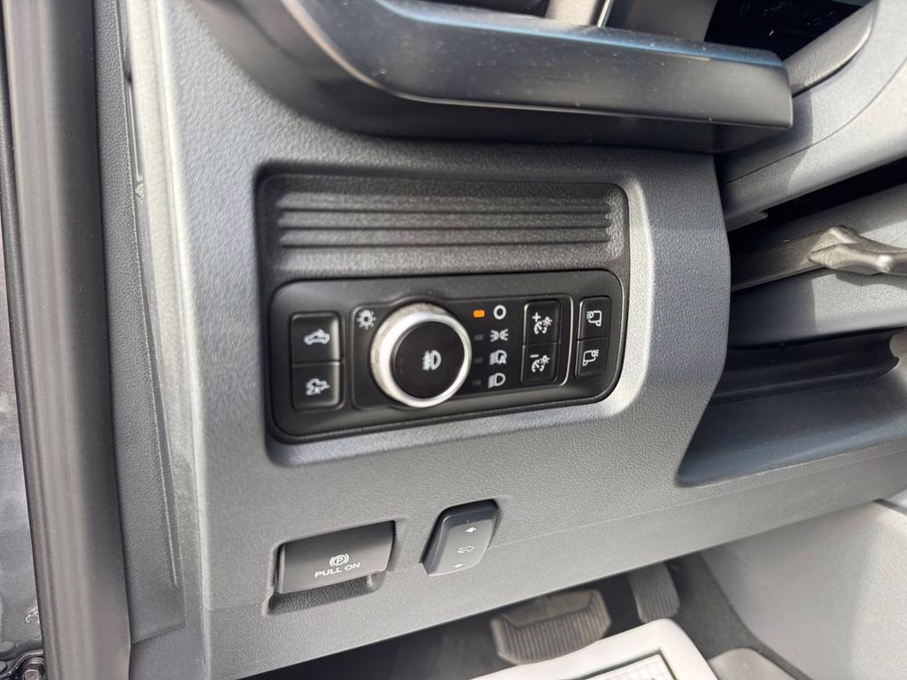 2026 Gray Metallic Ford Super Duty F-350 SRW Lariat 4X4 Truck