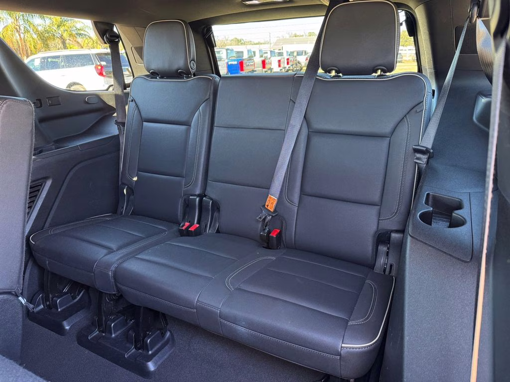 2023 Midnight Blue Metallic GMC Yukon SLT 4X4 SUV