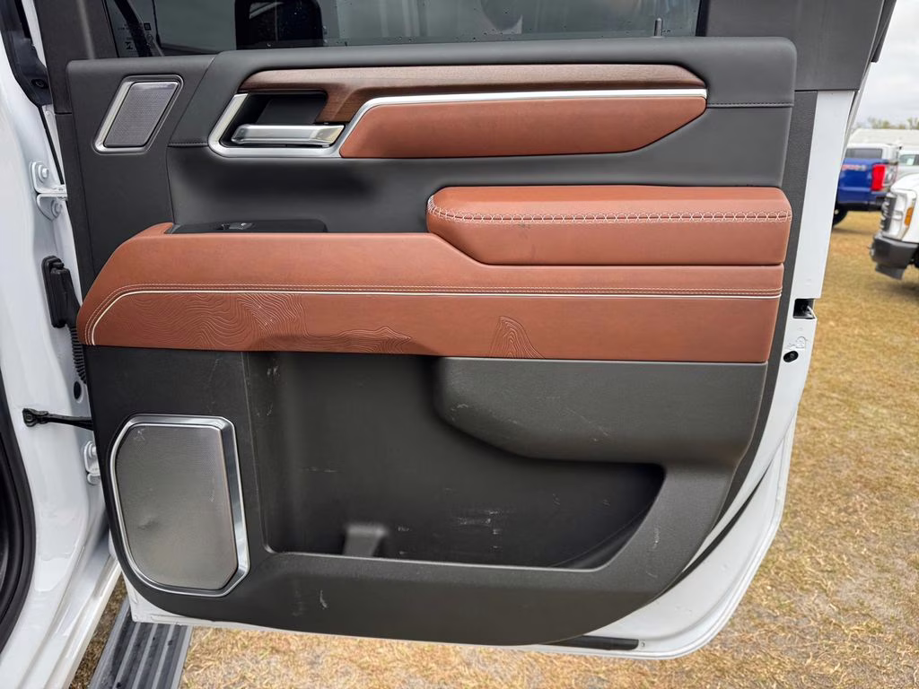 2025 White Frost Tricoat GMC Sierra 2500HD Denali Ultimate 4X4 Truck