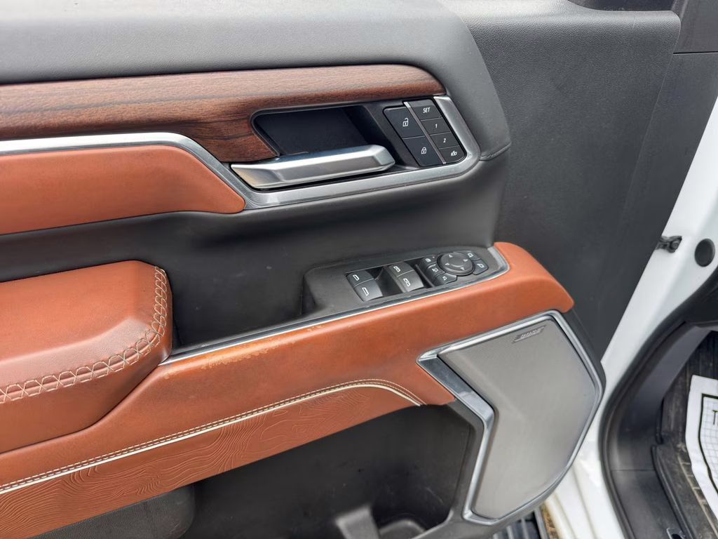 2025 White Frost Tricoat GMC Sierra 2500HD Denali Ultimate 4X4 Truck