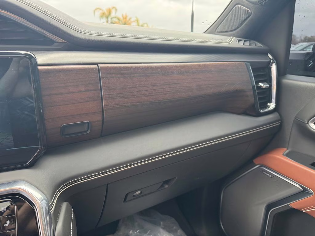 2025 White Frost Tricoat GMC Sierra 2500HD Denali Ultimate 4X4 Truck