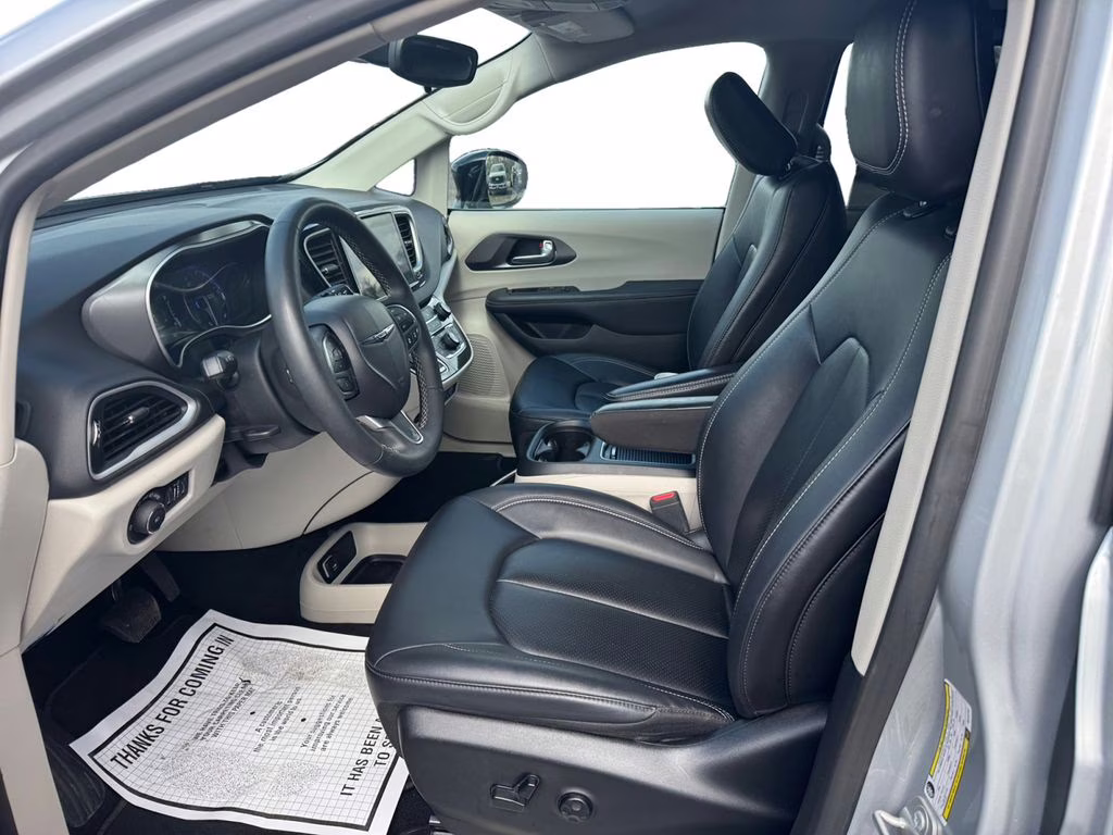 2024 Silver Mist Clearcoat Chrysler Pacifica Touring L FWD Van
