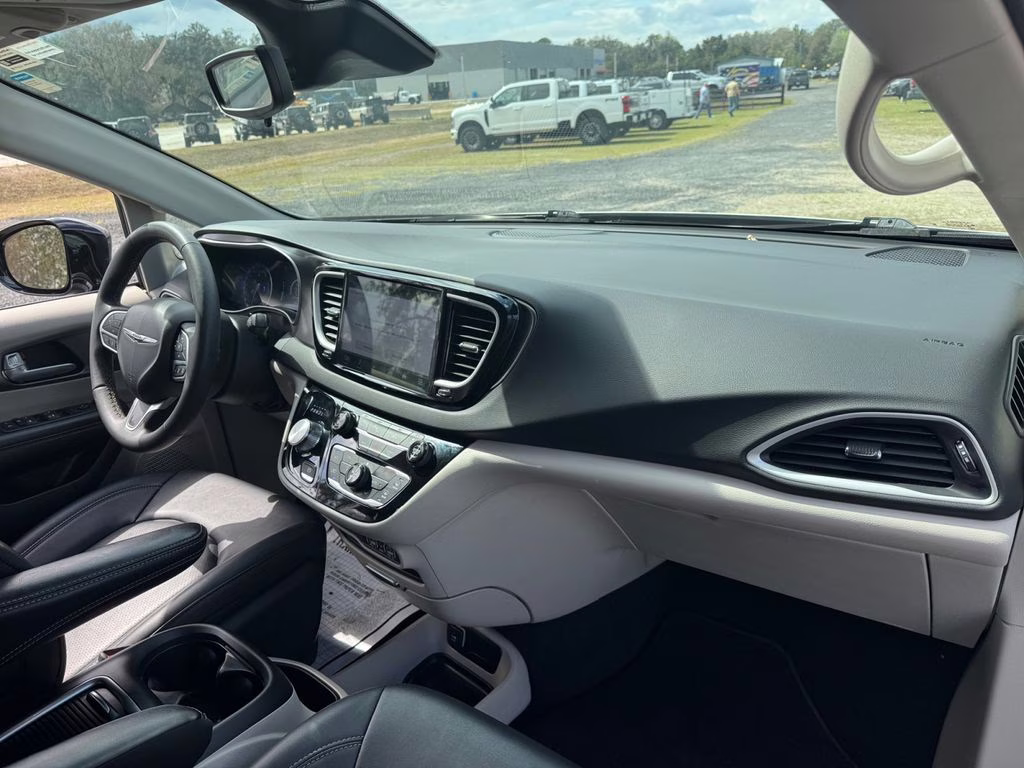 2024 Silver Mist Clearcoat Chrysler Pacifica Touring L FWD Van