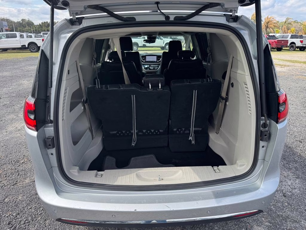 2024 Silver Mist Clearcoat Chrysler Pacifica Touring L FWD Van