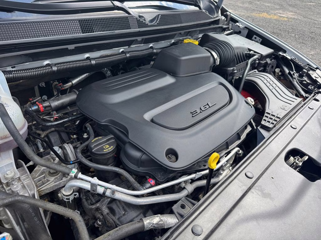 2024 Silver Mist Clearcoat Chrysler Pacifica Touring L FWD Van