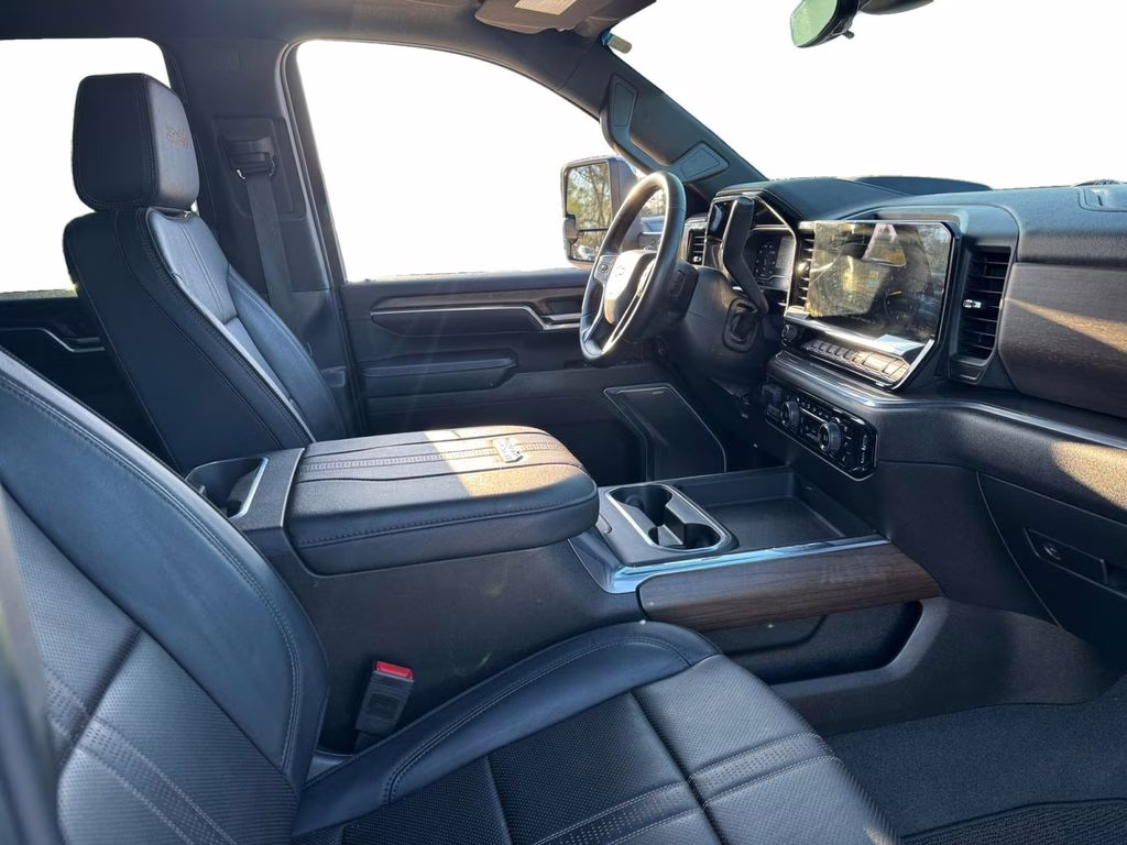 2025 Sterling Gray Metallic Chevrolet Silverado 2500HD High Country 4X4 Truck