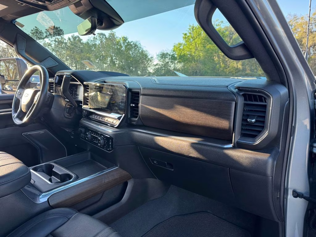 2025 Sterling Gray Metallic Chevrolet Silverado 2500HD High Country 4X4 Truck