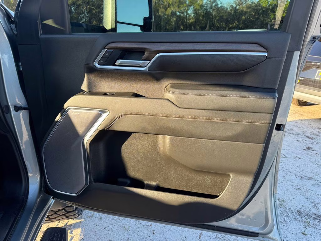 2025 Sterling Gray Metallic Chevrolet Silverado 2500HD High Country 4X4 Truck