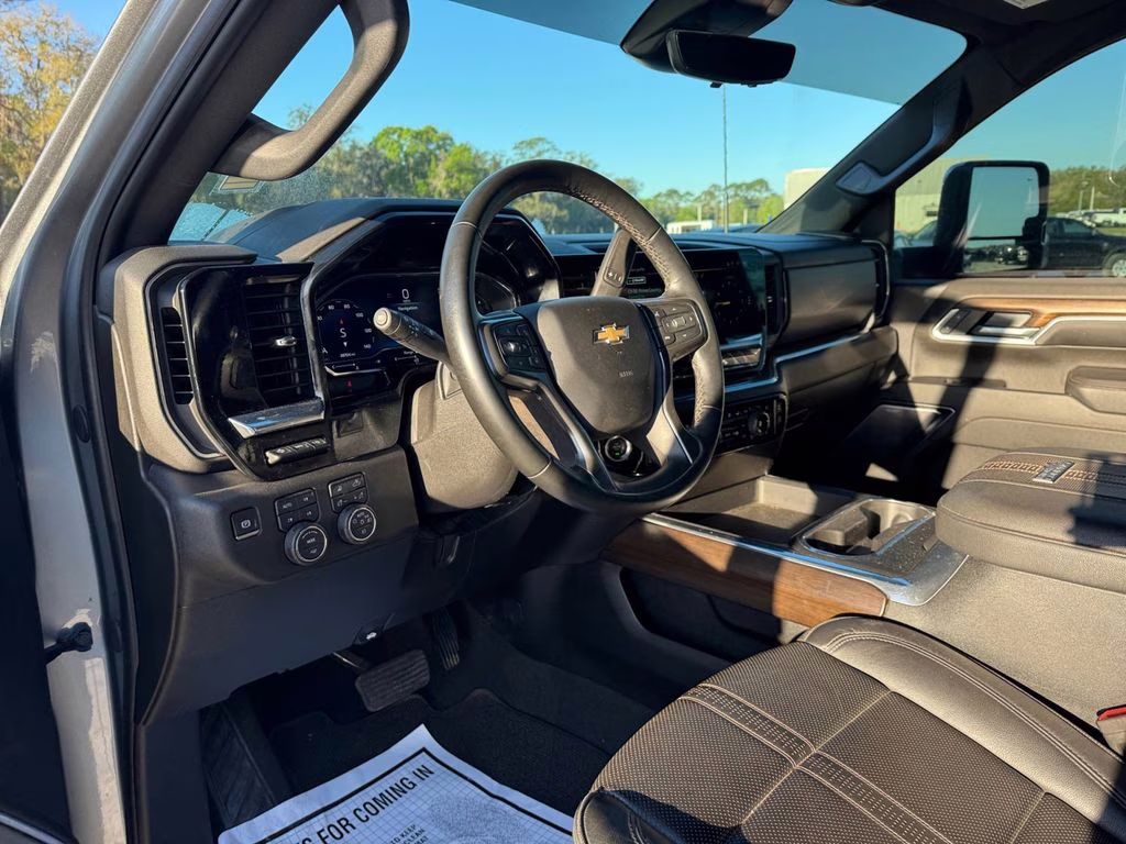 2025 Sterling Gray Metallic Chevrolet Silverado 2500HD High Country 4X4 Truck