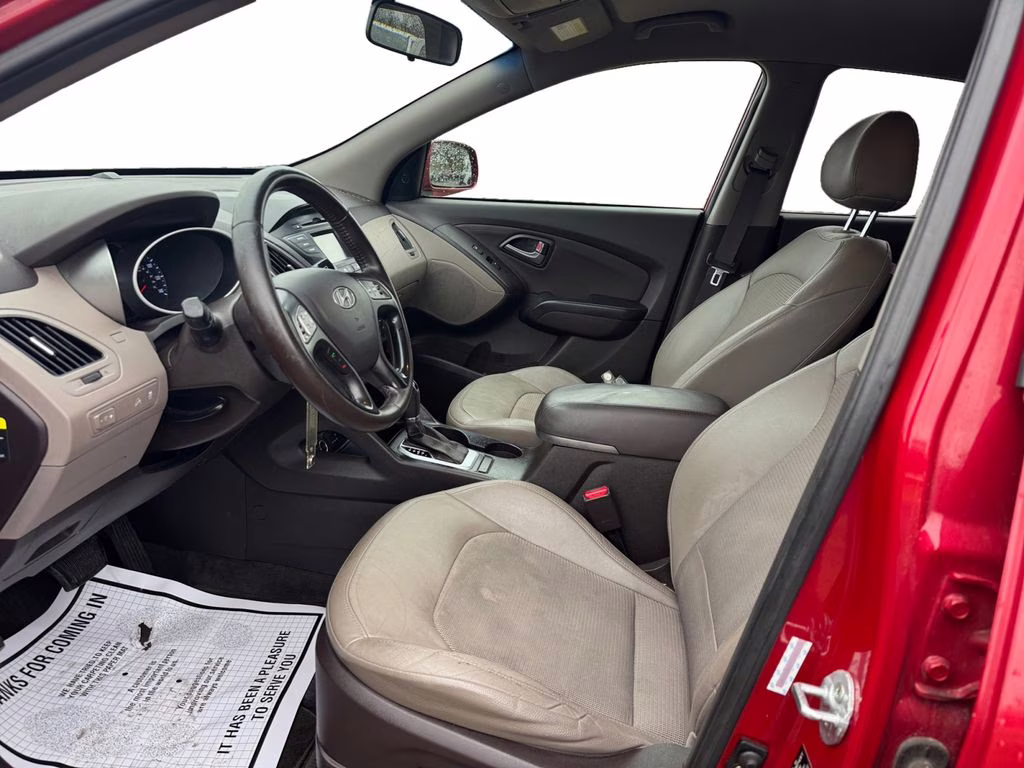 2014 Garnet Red Hyundai Tucson SE FWD SUV