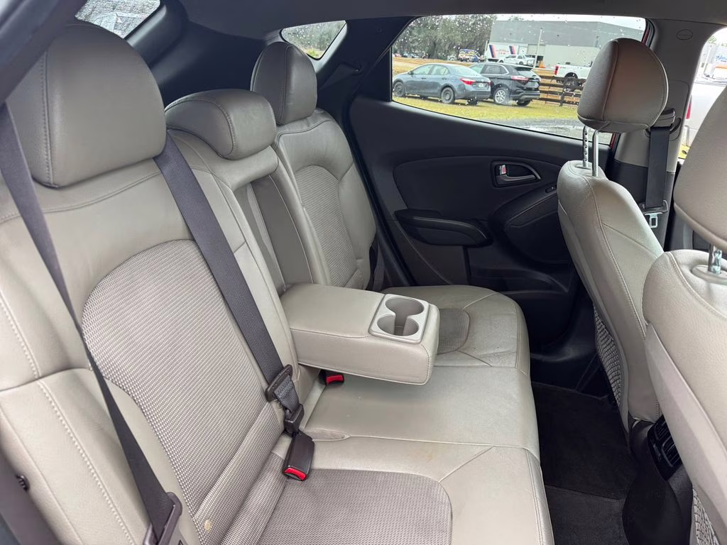 2014 Garnet Red Hyundai Tucson SE FWD SUV