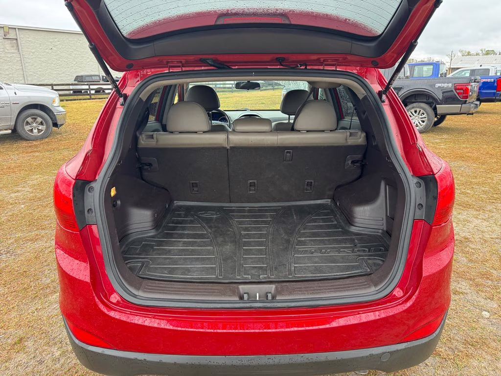 2014 Garnet Red Hyundai Tucson SE FWD SUV