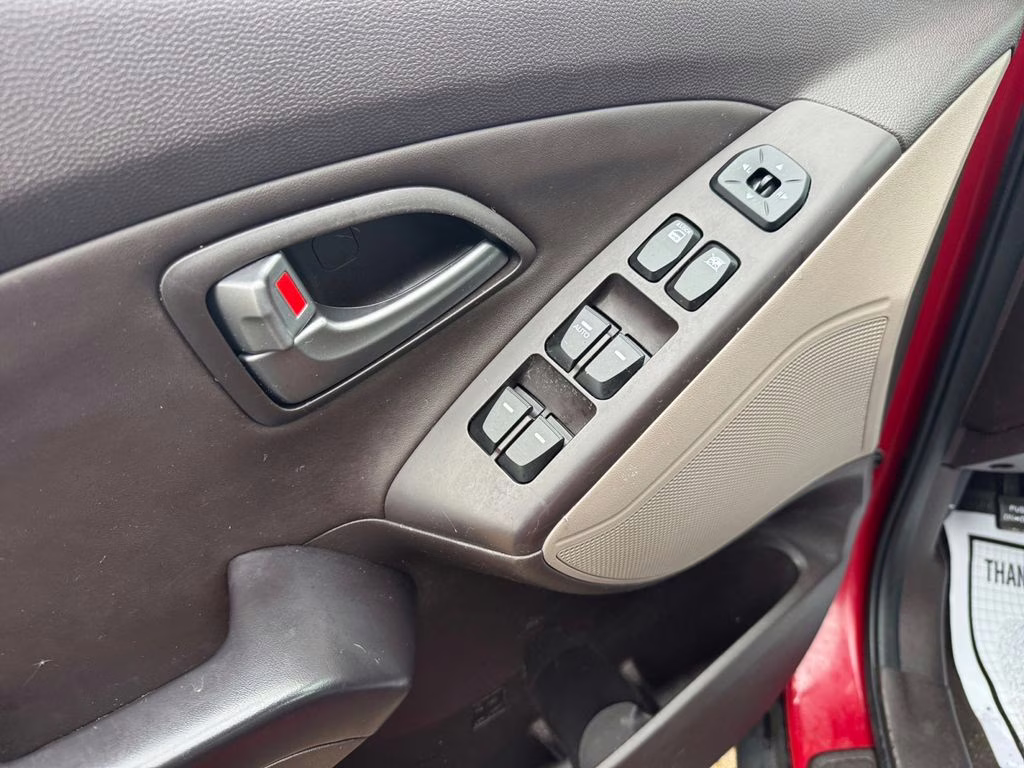 2014 Garnet Red Hyundai Tucson SE FWD SUV