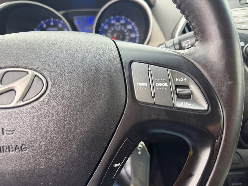 2014 Garnet Red Hyundai Tucson SE FWD SUV