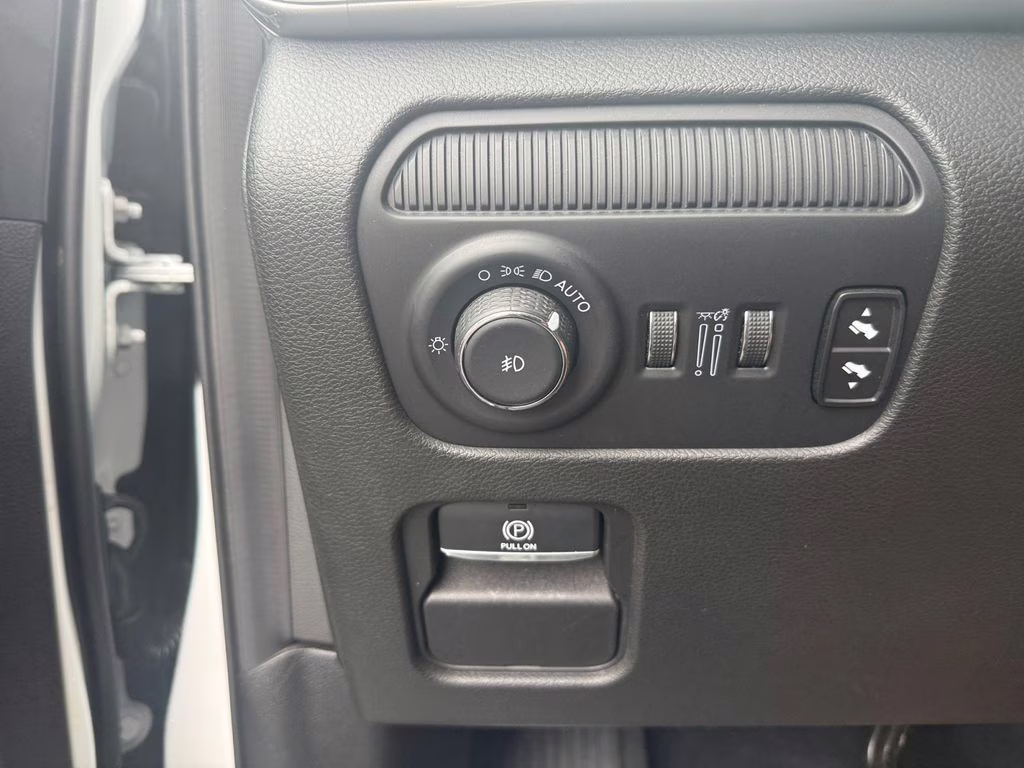 2024 Bright White Clearcoat Jeep Wagoneer Series III 4X4 SUV