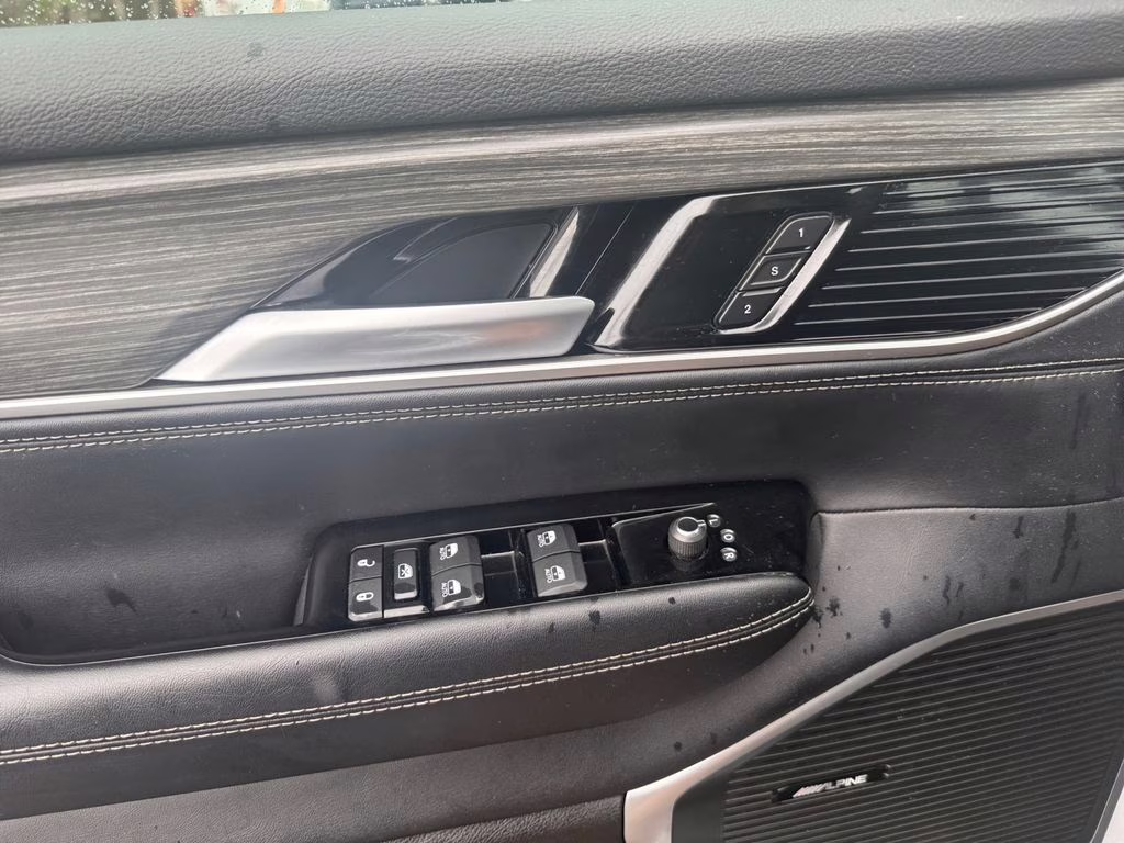 2024 Bright White Clearcoat Jeep Wagoneer Series III 4X4 SUV