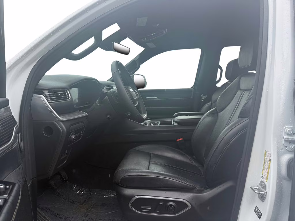 2024 Bright White Clearcoat Jeep Wagoneer Series III 4X4 SUV