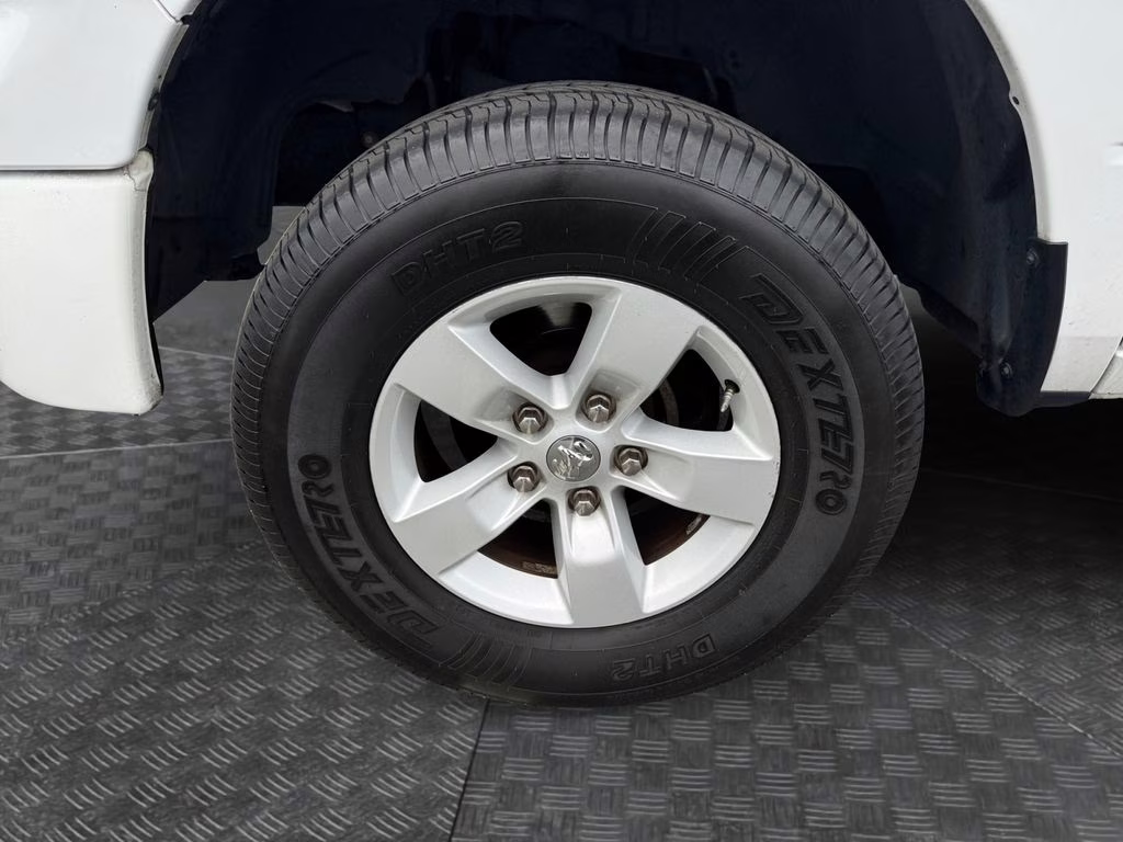 2019 Bright White Clearcoat Ram 1500 Classic SLT 4X4 Truck