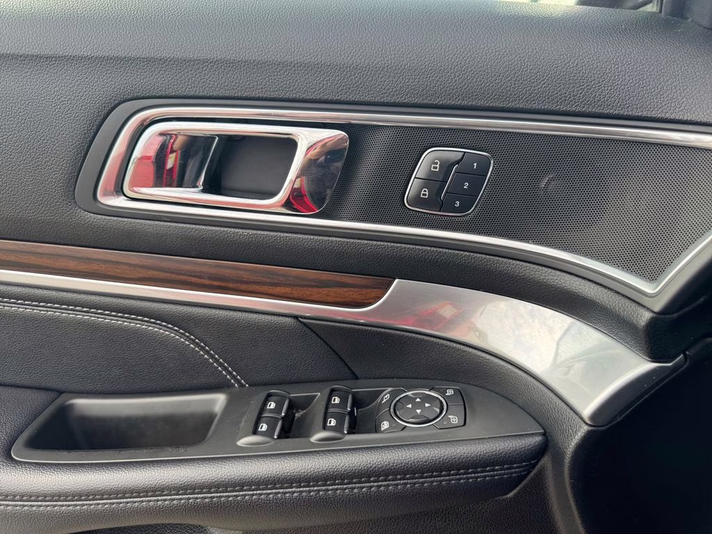 2017 Ruby Red Metallic Tinted Clearcoat Ford Explorer Limited FWD SUV