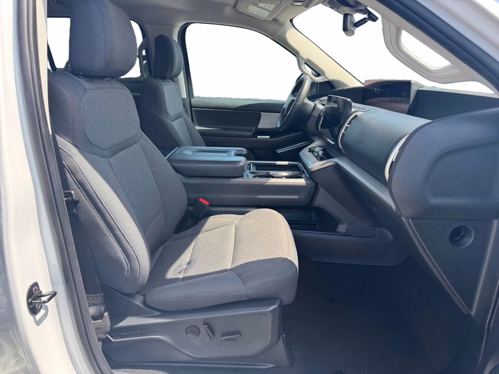 2025 Oxford White Ford Expedition Active RWD SUV