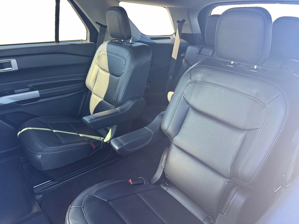 2022 Carbonized Gray Metallic Ford Explorer XLT RWD SUV