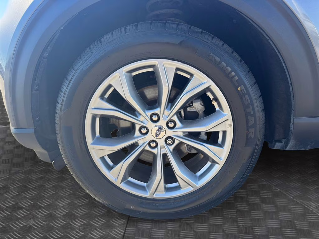 2022 Carbonized Gray Metallic Ford Explorer XLT RWD SUV