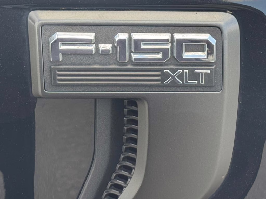 2022 Black Metallic Ford F-150 XLT RWD Truck
