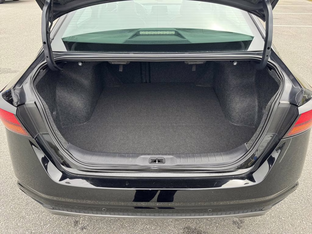 2020 Super Black Clearcoat Nissan Altima 2.5 SR FWD Sedan