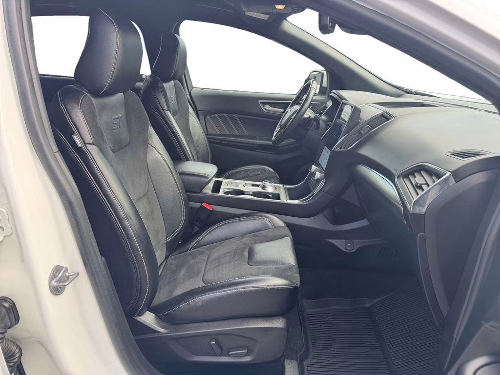 2023 Star White Metallic Tri-Coat Ford Edge ST AWD SUV