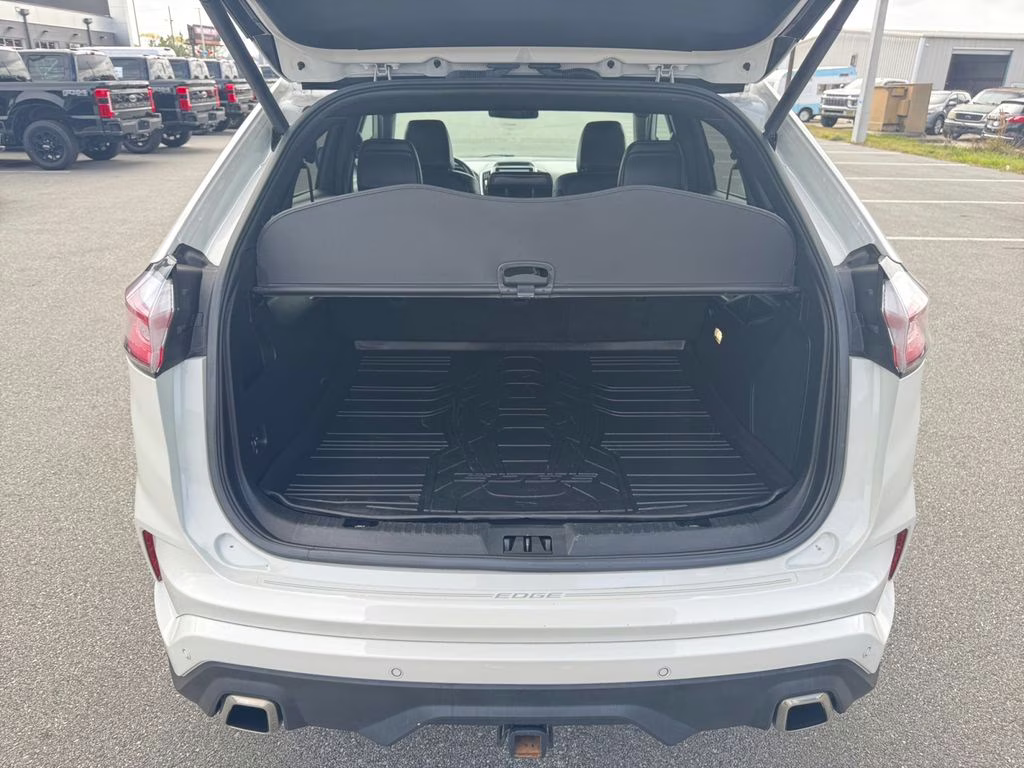 2023 Star White Metallic Tri-Coat Ford Edge ST AWD SUV
