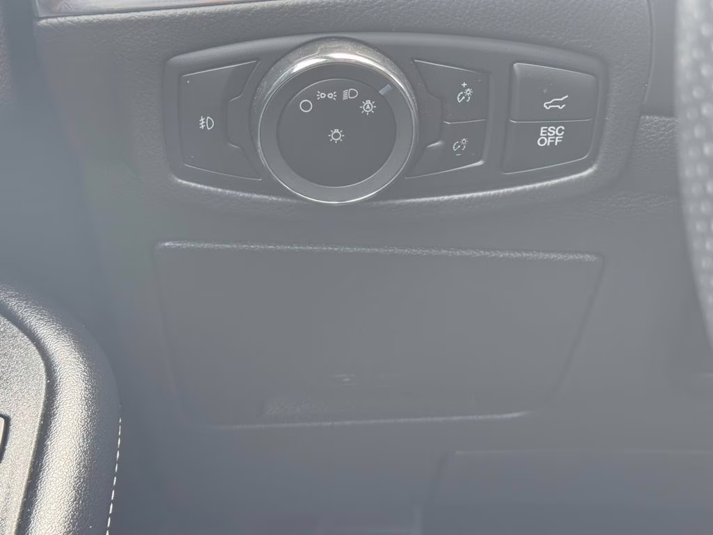 2023 Star White Metallic Tri-Coat Ford Edge ST AWD SUV